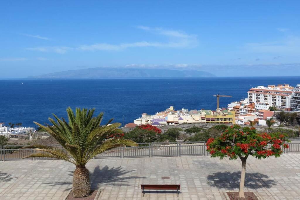 Luxury House With 3 Bedrooms, Sea Wiew And Swimming Pool In A Quiet Residence プエルト・デ・サンティアゴ エクステリア 写真